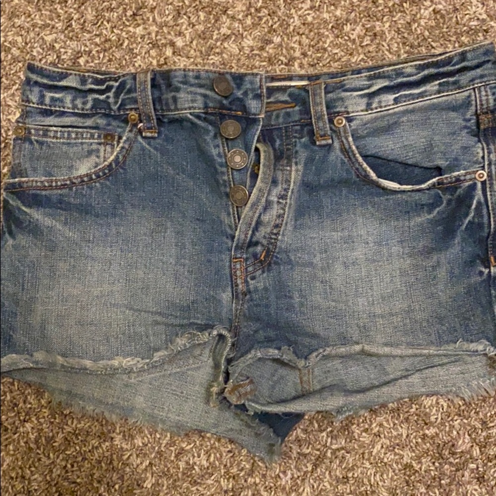 FREE PEOPLE women’s cut off shorts